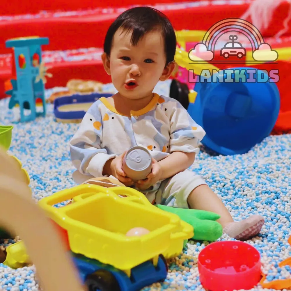 đồ chơi xúc cát lanikids làm trẻ giảm nguy cơ bị tự kỷ