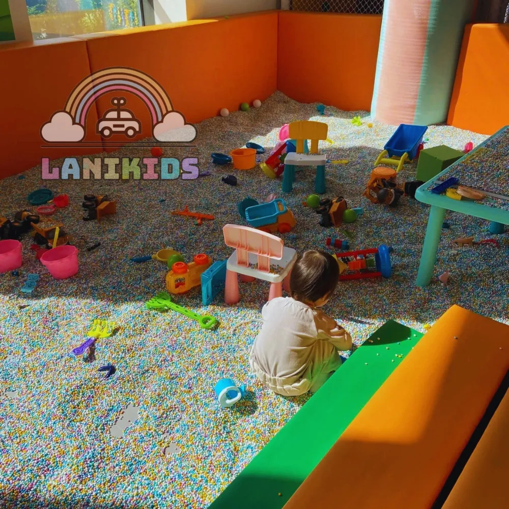 đồ chơi xúc cát lanikids làm trẻ giảm nguy cơ bị tự kỷ