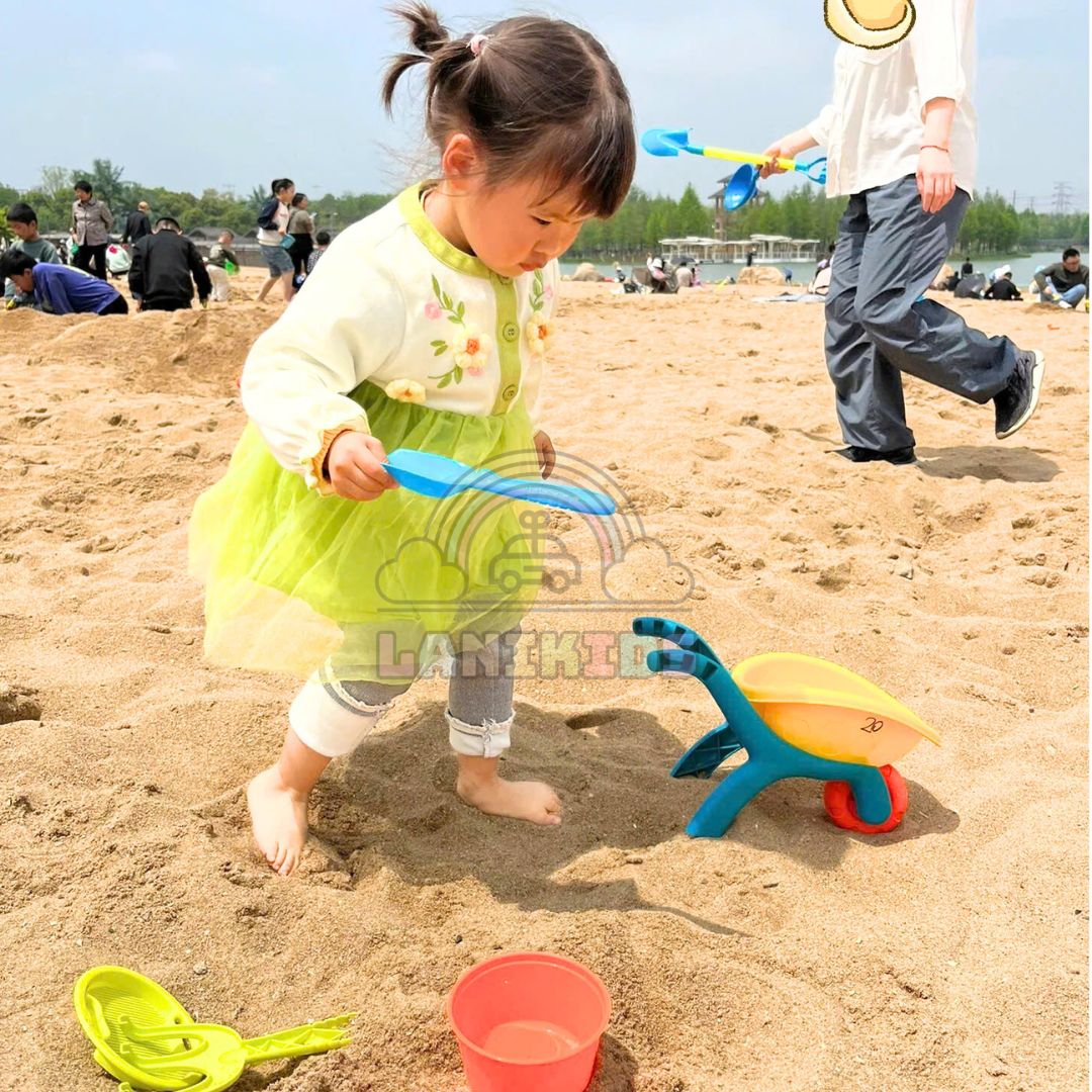 Xe Cút Kít Cát – Bộ Đồ Chơi Xúc Cát Siêu Vui Cho Bé
