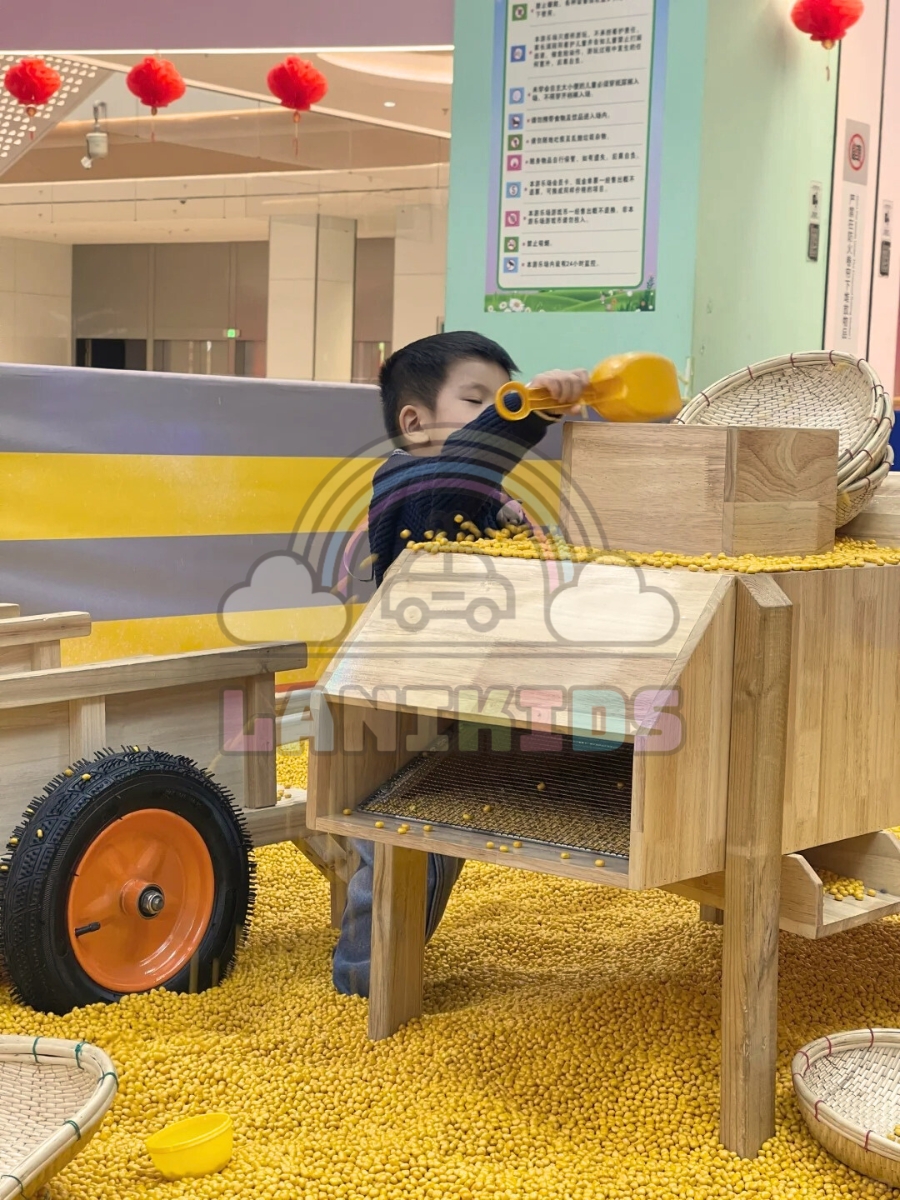 Cánh đồng ngô – Đồ chơi xúc cát Lanikids: giải pháp đầu tư sạch – an toàn – lắp đặt nhanh cho khu vui chơi trẻ em
