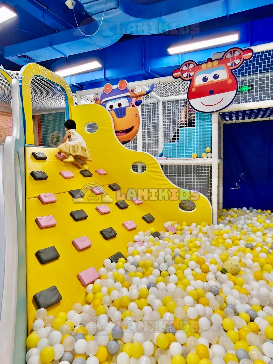 Đơn vị thiết kế thi công khu vui chơi tại Hà Nội trọn gói, uy tín – Lanikids