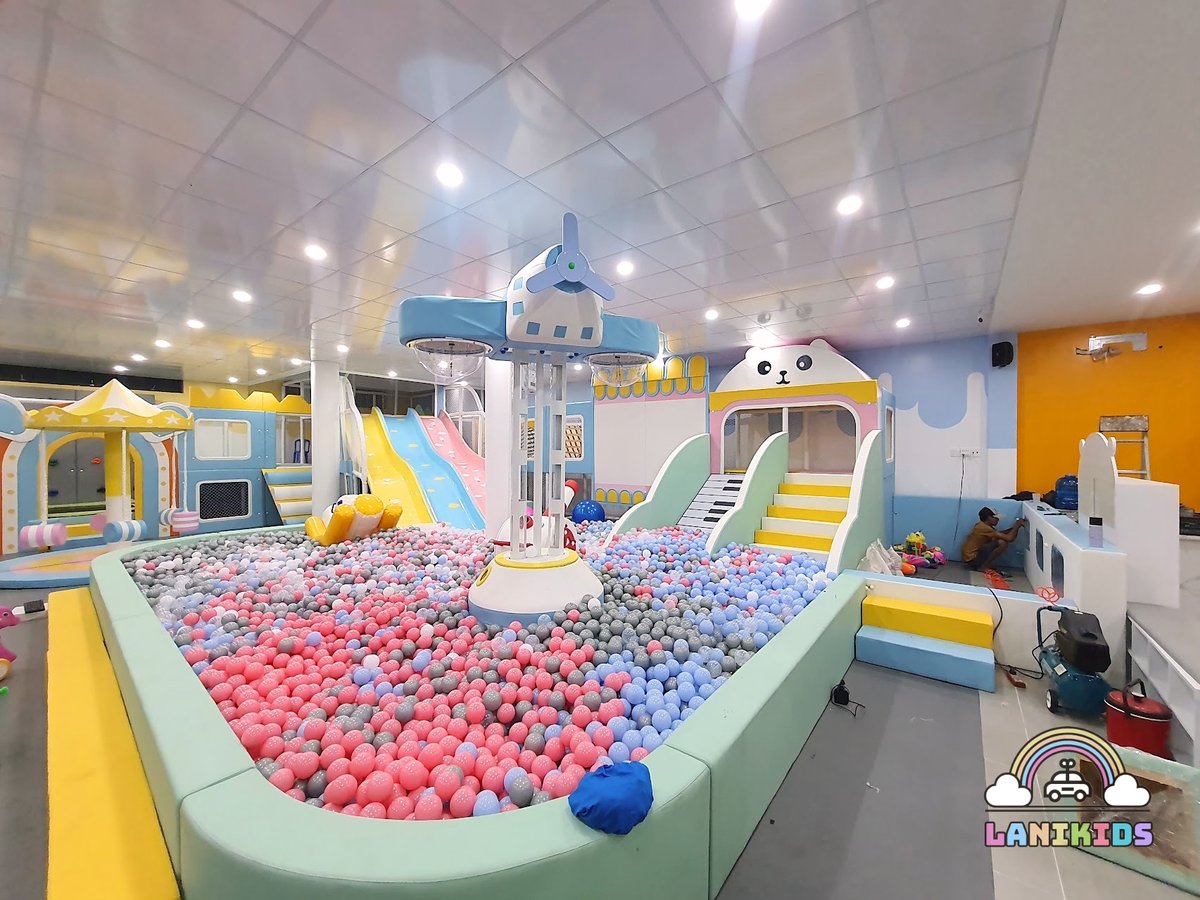 Khu vui chơi Babi Kids Cà Mau với bể bóng và máng trượt do Lanikids thi công