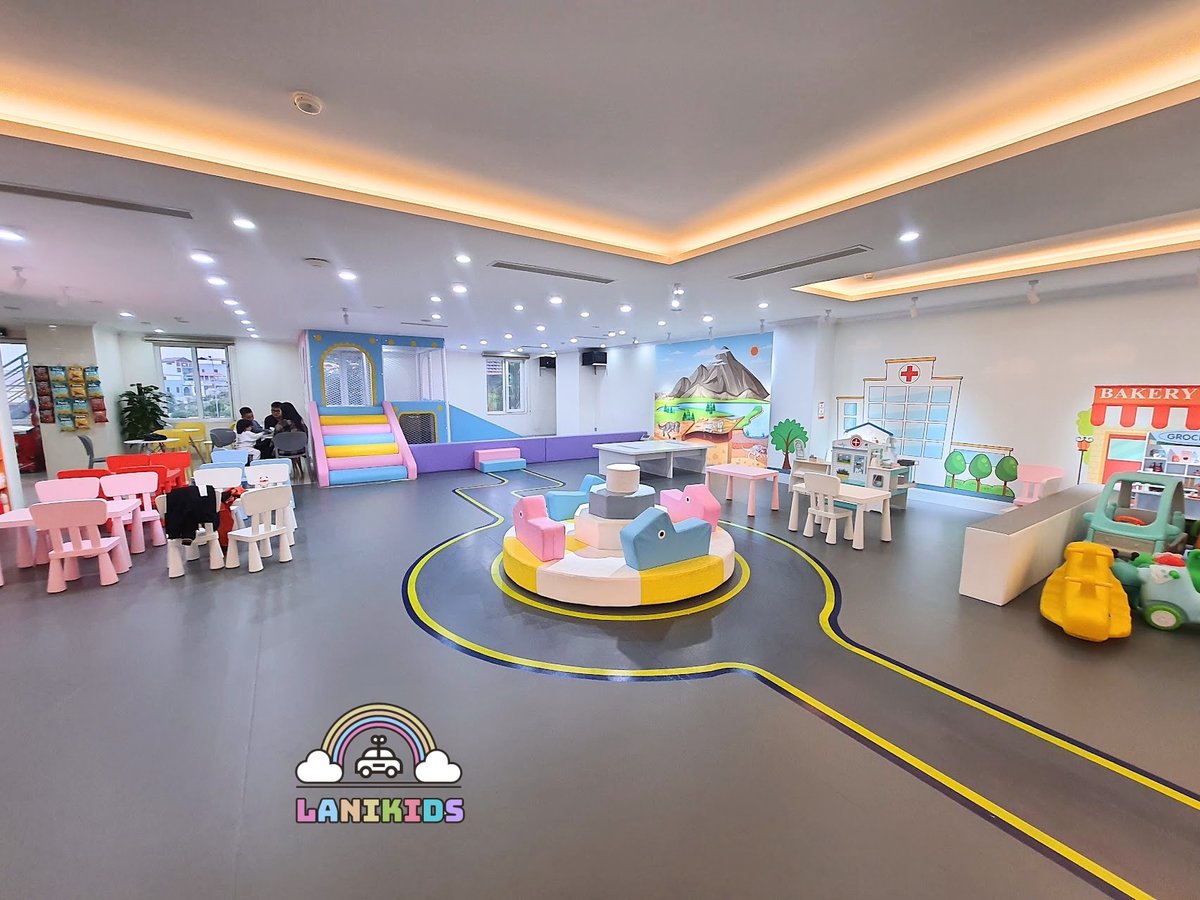 Khu vui chơi tầng 2 nhà sách Hadosa Bắc Ninh do Lanikids thi công